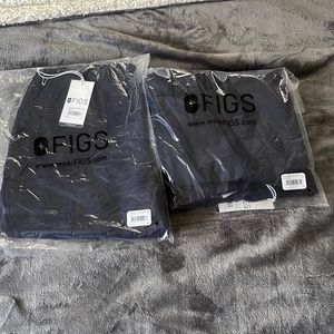 2 pairs of maternity figs size XS PETITE